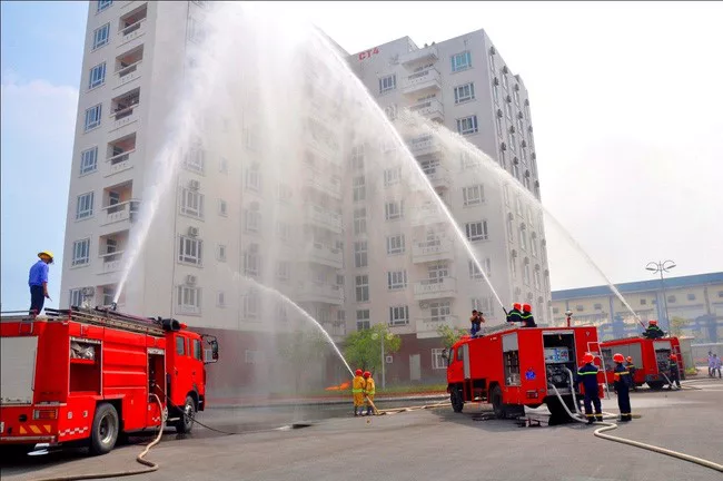 Nhờ hệ thống báo cháy chung cư hoạt động tốt mà nhiều người nhận biết và thoát khỏi đám cháy an toàn