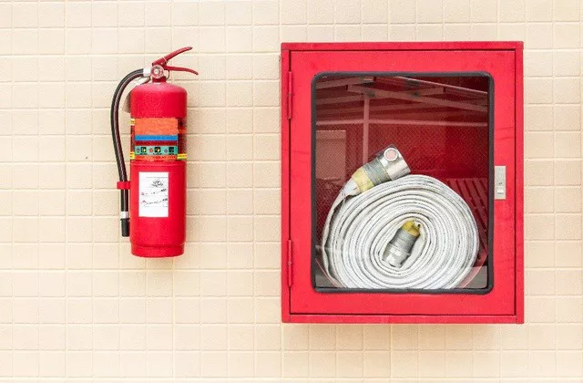 Bình chữa cháy và họng nước thường thấy ở các chung cư