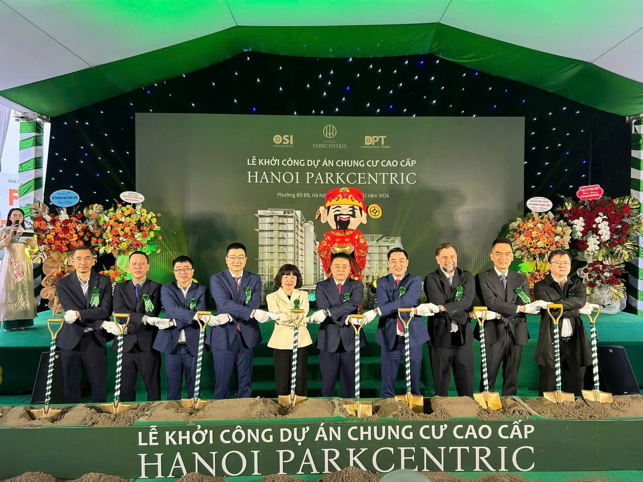 Khởi công ̀ ̣̂ 